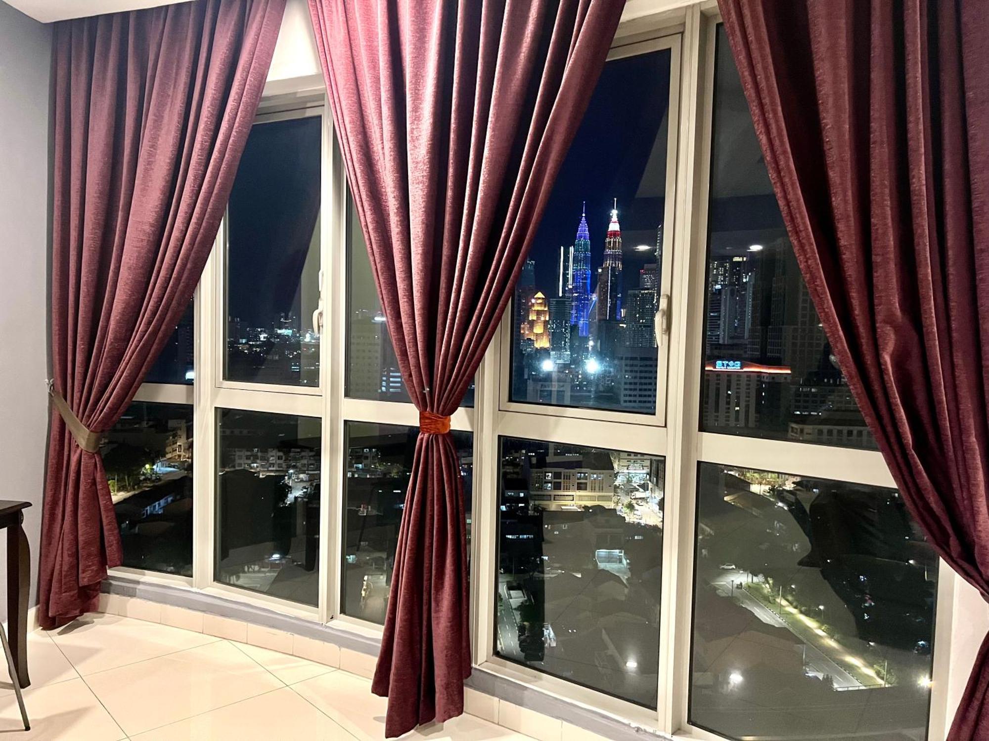 Regalia Suites 424 クアラルンプール エクステリア 写真